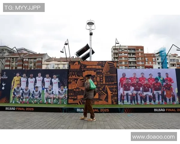 英国足球明星莅临中国展开友谊赛活动引发球迷热烈期待与关注 英国足球明星莅临中国展开友谊赛活动引发球迷热烈期待与关注